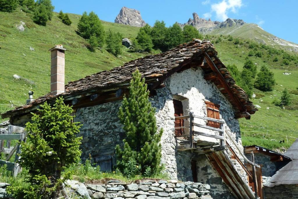 Appartement "Le Ver Luisant" A Saint-Martin, Val D'Herens, Valais Luaran gambar
