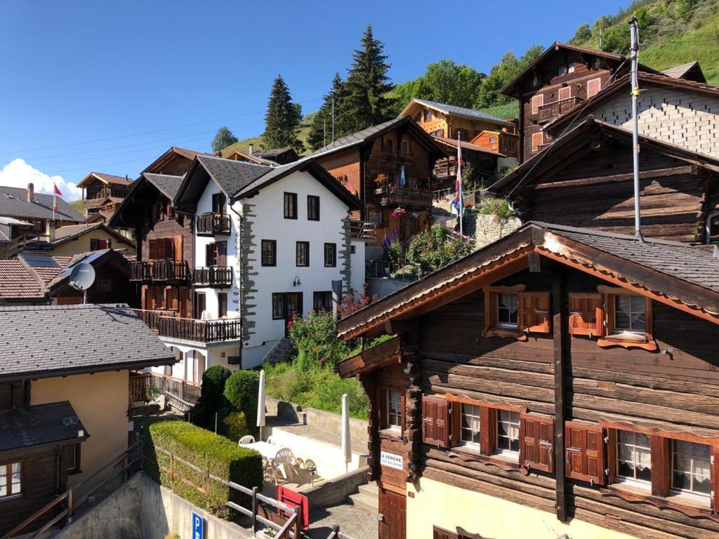 Appartement "Le Ver Luisant" A Saint-Martin, Val D'Herens, Valais Luaran gambar